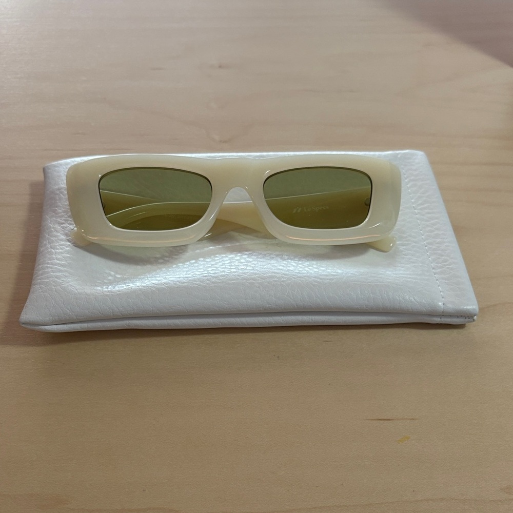 Dopamine Sunglasses in Milky Almond Moss Mono